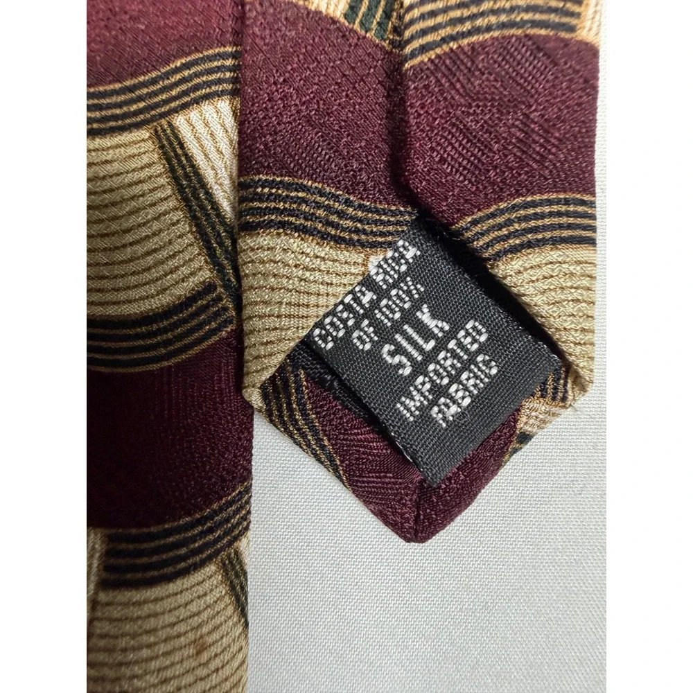 417 by Van Heusen Mens Silk Necktie Burgundy Tan Geometric Wave Pattern Tie